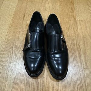 Want Les Essentials size 9